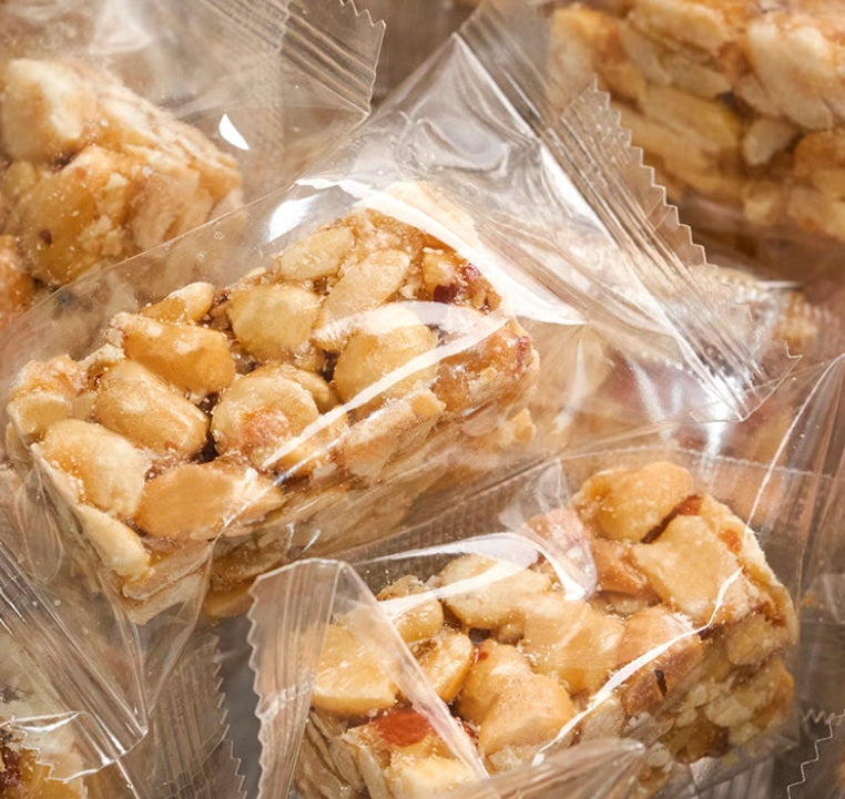 Doce de amendoim com gengibre (Hua Sheng Jiang Tang) - QiaoXiangZhengYi 230g