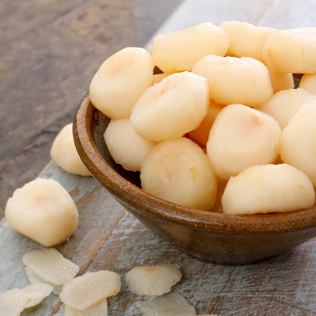 Mei Wei: Castanhas d'água inteiras em conserva Tianhuole - ingrediente crocante e suave para culinária asiática e saladas