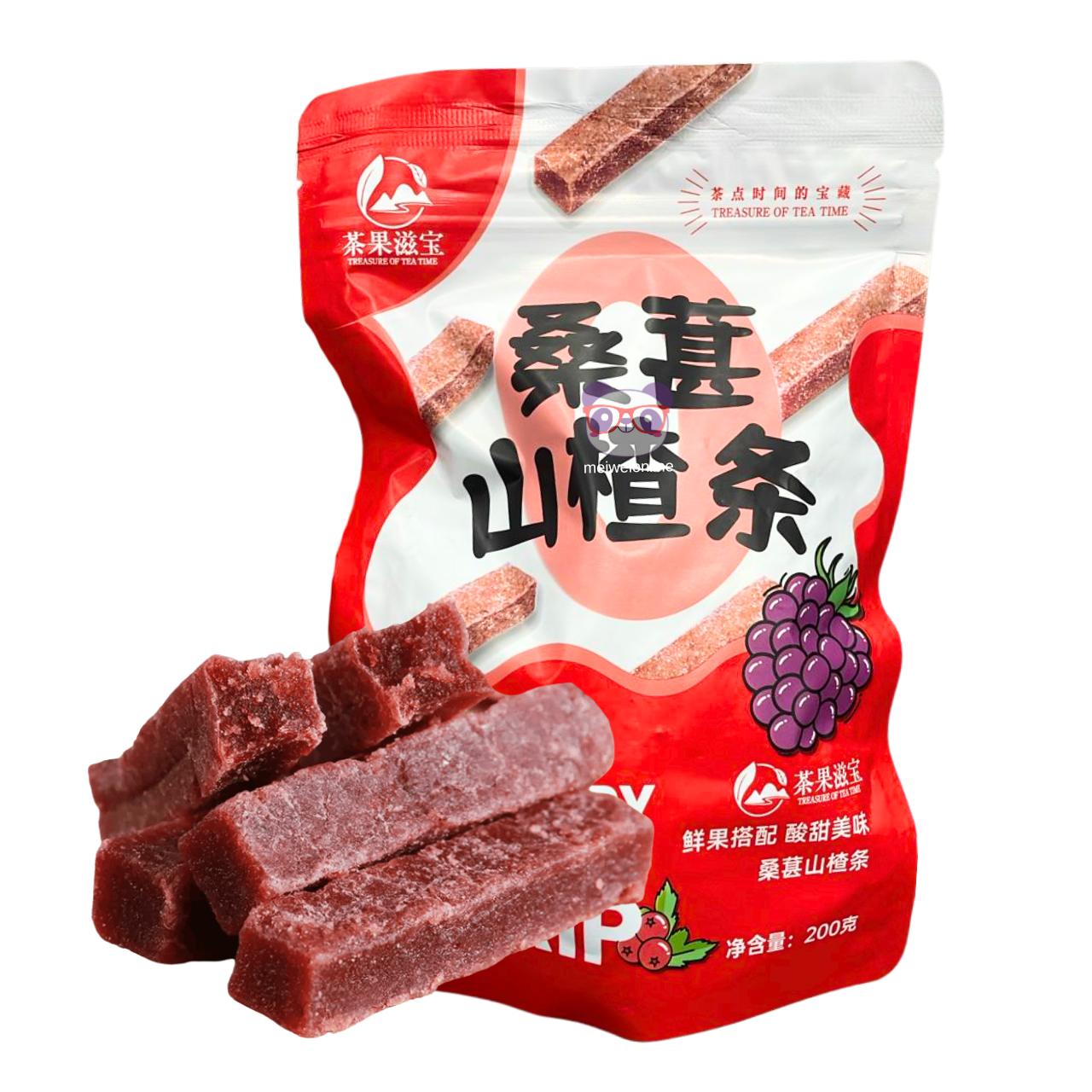 Embalagem vermelha de doce chinês em tiras de hawthorn com amora 桑葚山楂条, bastões de fruta macios expostos à frente do pacote, peso líquido 200g