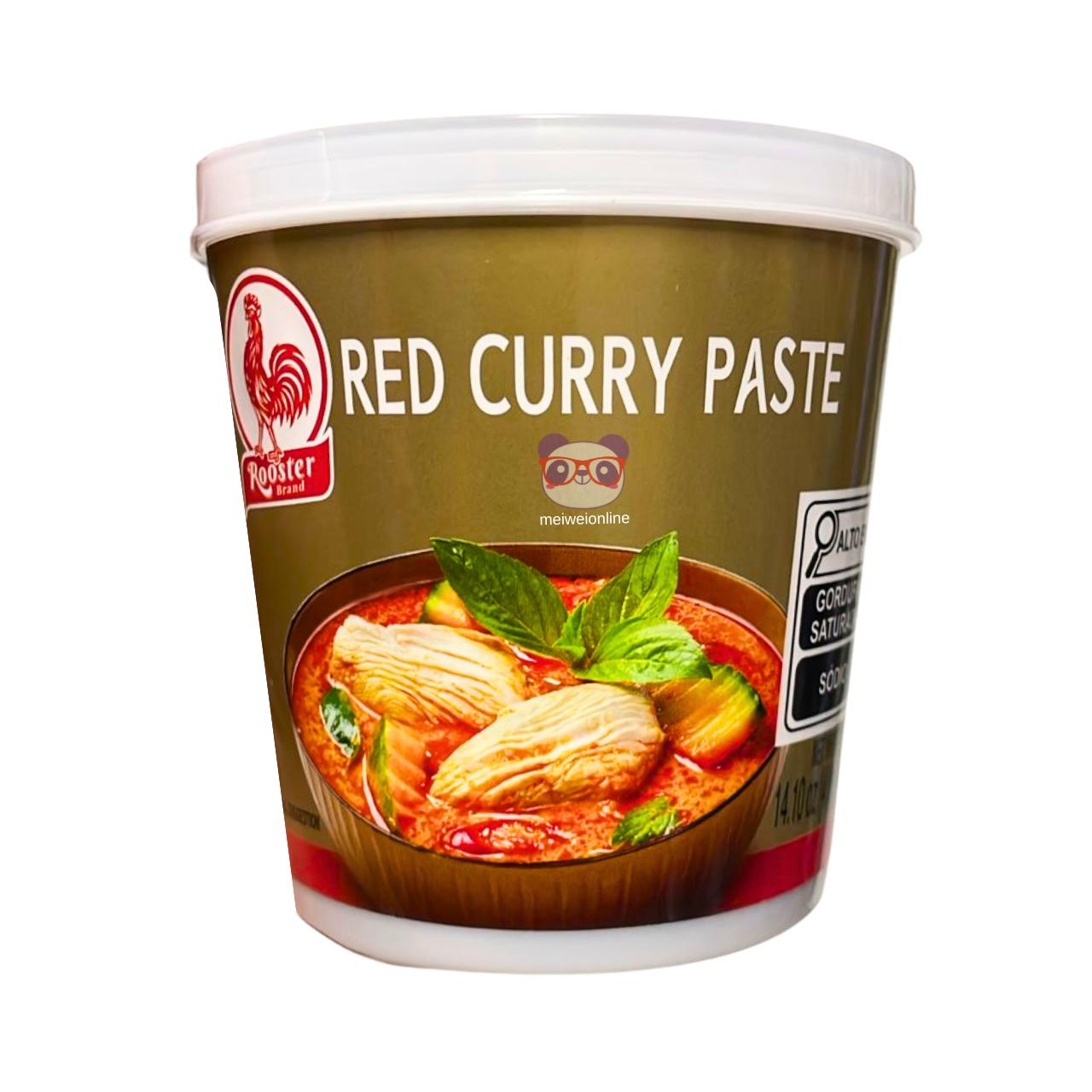 Pote de pasta de curry vermelho Red Curry Paste Rooster Brand, embalagem plástica com imagem de curry tailandês com frango e manjericão 400g
