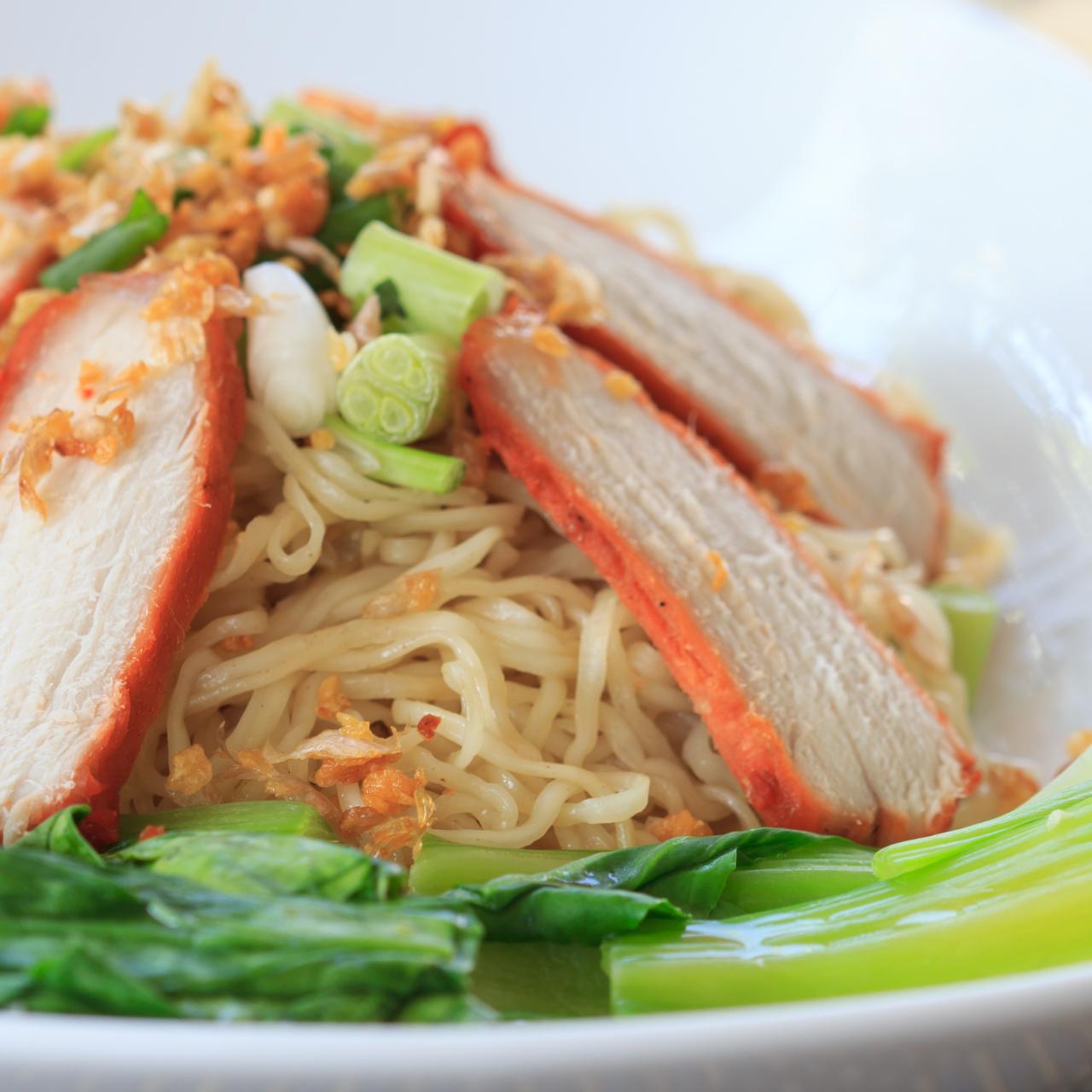 Macarrão de trigo sabor carne suína (pork steak noodles) - Hualian 1kg