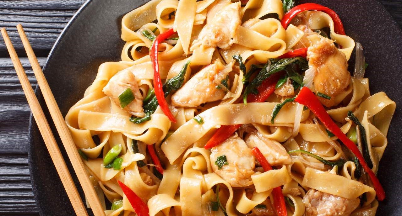 Pad Kee Mao: O Que é e Receita Tradicional com Limão Kaffir
