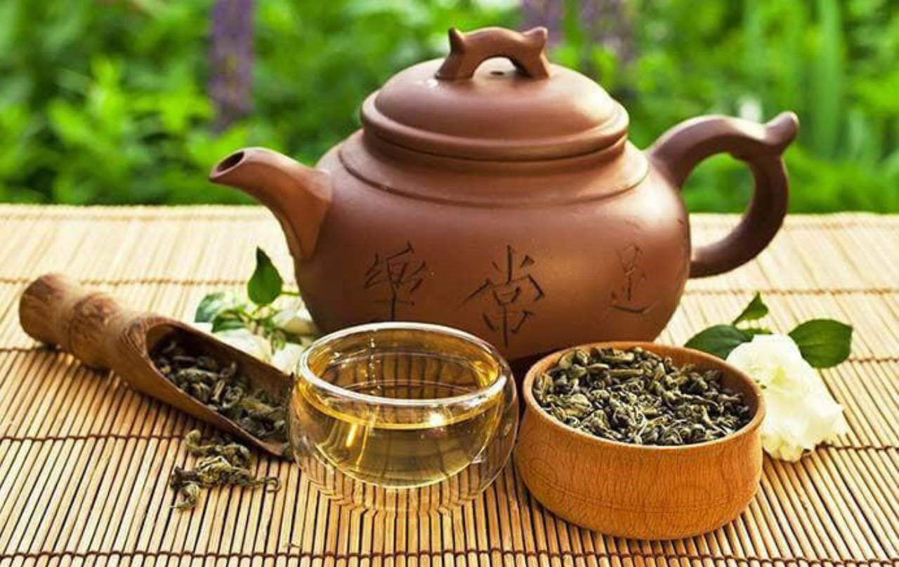 Chá Oolong: O que é, origem, sabor e como tomar